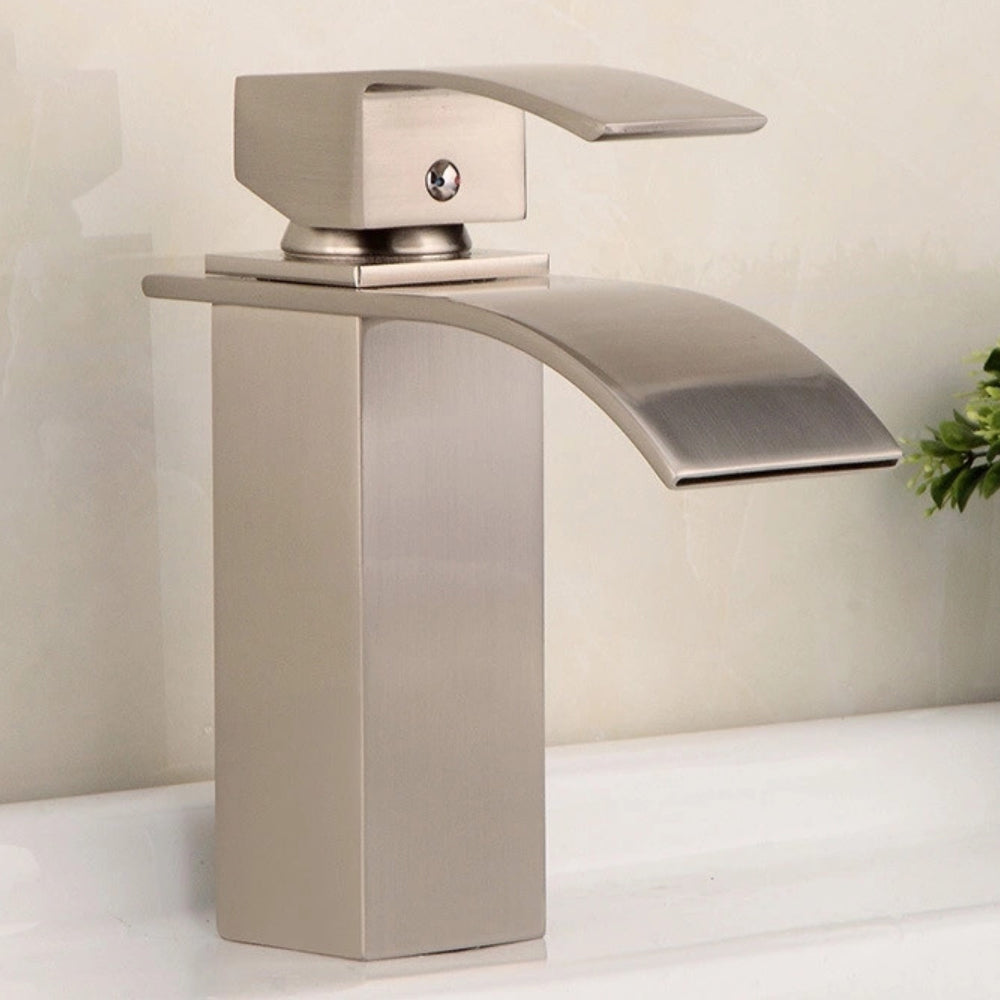 Single Hole Single-Handle Bathroom Faucet in Brushed nickel-M109BN