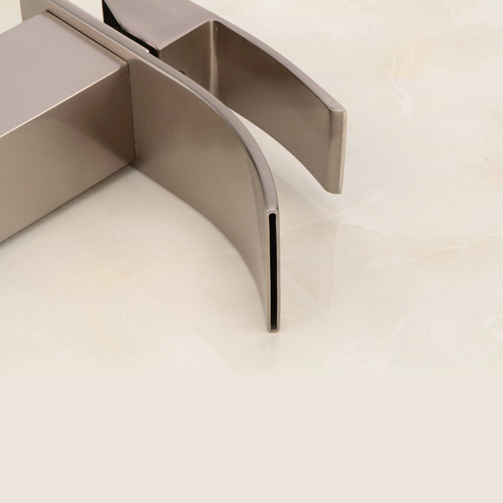 Single Hole Single-Handle Bathroom Faucet in Brushed nickel-M109BN